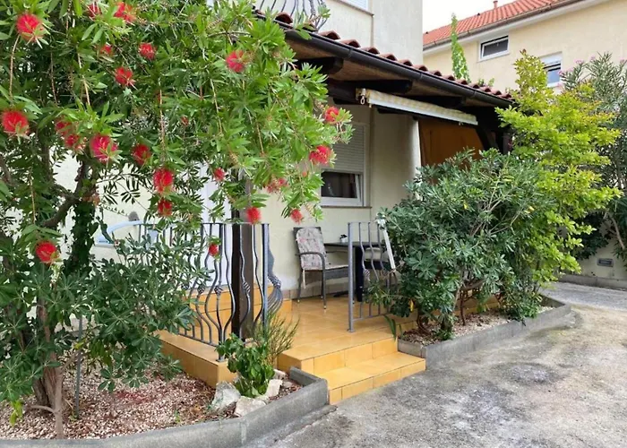 Lara Rab - Two Bedroom With Loggia * Rab Town