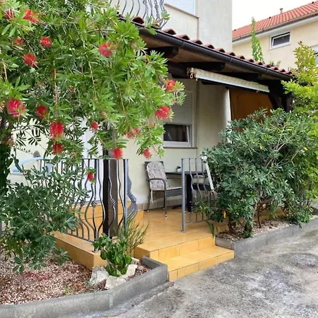 Lara Rab - Two Bedroom With Loggia * Rab Town